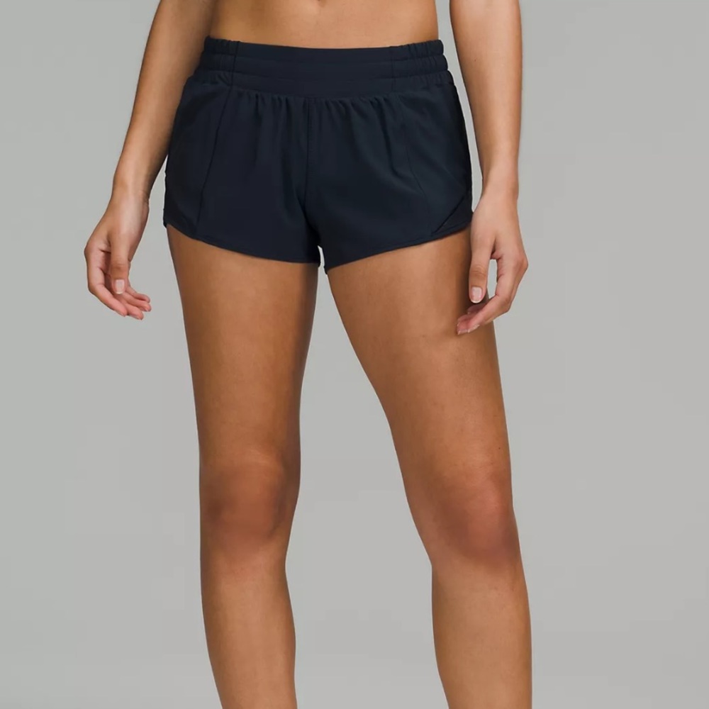 Lululemon Hotty Hot Low-Rise Lined Short 2.5"